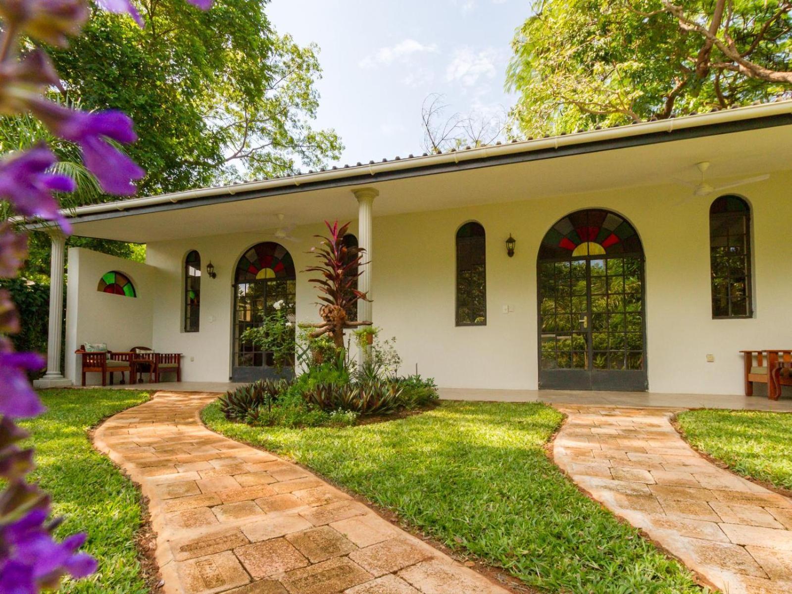 The Courtney Lodge วิกตอเรียฟอลส์ ภายนอก รูปภาพ